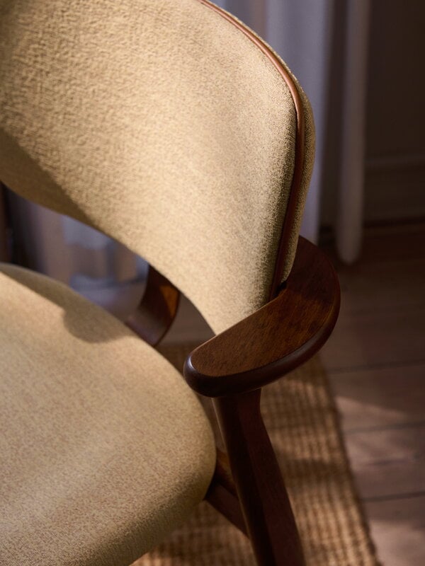 Artek Domus chair, stained walnut - Wow RE beige/pink - Prestige cognac, decoration image