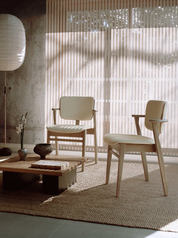 Artek Chaise Domus, noyer teinté - Spectrum mousse - Prestige café, image décorative