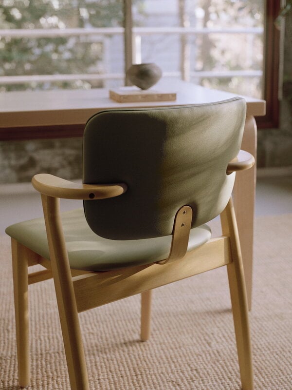 Artek Chaise Domus, miel teinté - Spectrum leaf - Spectrum moss, image décorative