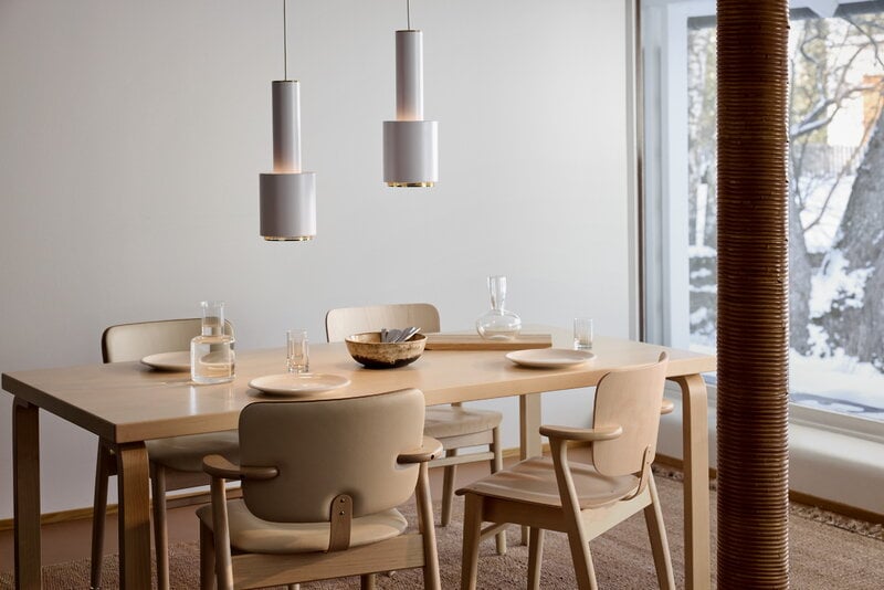 Artek Domus stol, lackerad björk - Prestige cream - Prestige nougat, dekorationsbild