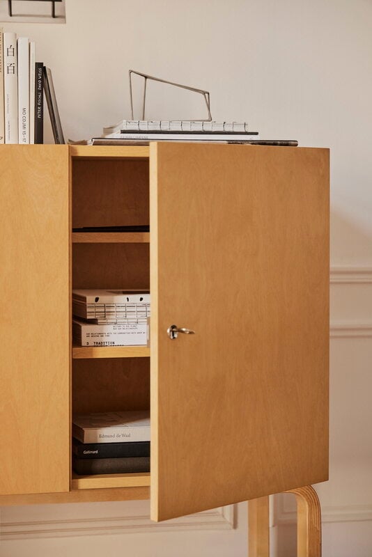 Artek Aalto kaappi 250, hunajapetsattu koivu, sisustuskuva