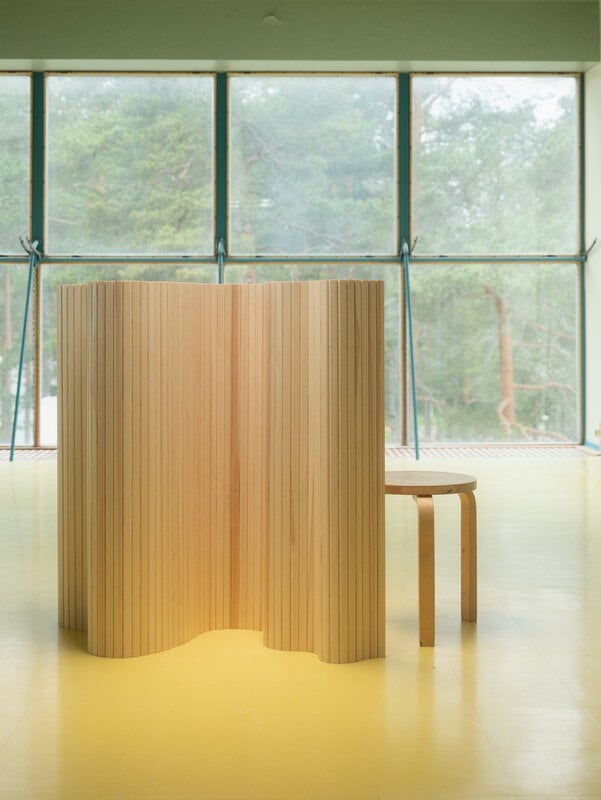 Artek Aalto Screen 100D, 100 x 200 cm, Kiefer, dekorationsbild