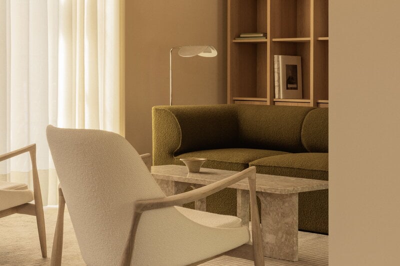 Audo Copenhagen Tavolino Androgyne, pietra Kunis Breccia, immagine decorativa