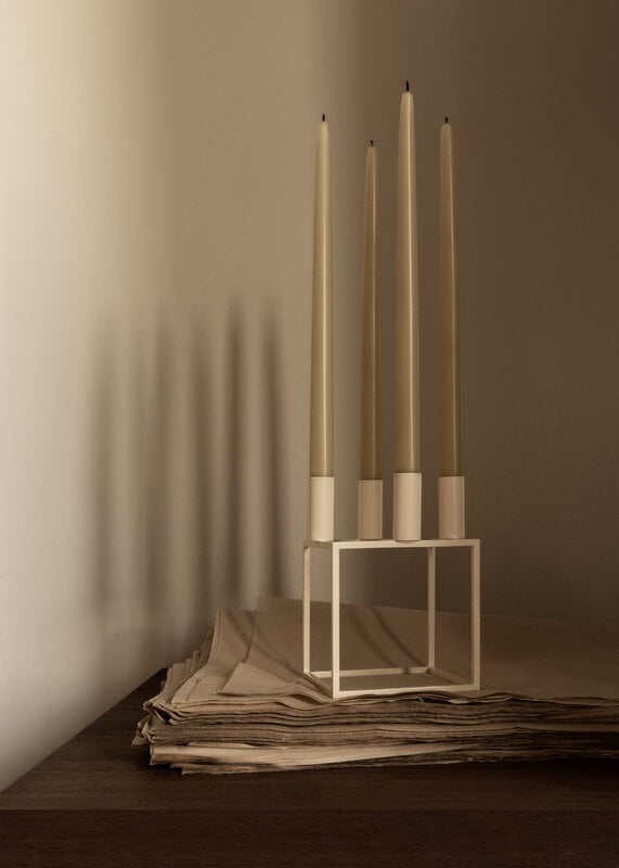 Audo Copenhagen Kubus 4 candelabro, marfil, imagen de decoración