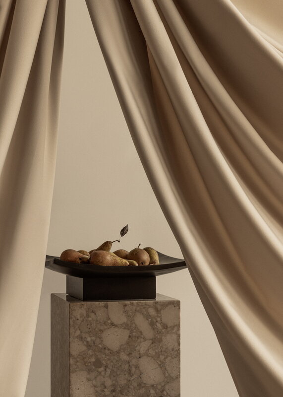 Audo Copenhagen Relevé platter, dark brown, decoration image