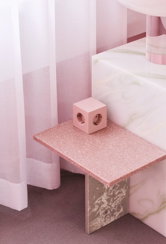 Avolt Square 2 USB-C wall socket extender, nuevo rosa, imagen de decoración