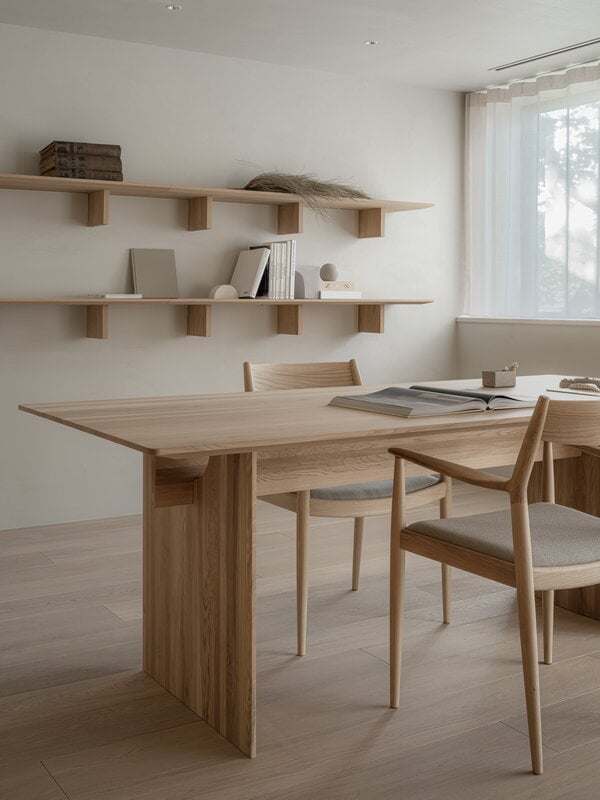 Karimoku Case N-DT01 dining table, 90 x 200 cm, lacquered oak, decoration image