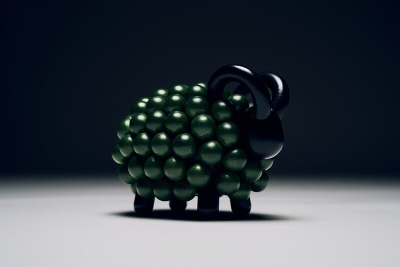 Aarikka Pikkupässi figurine, black - pine green, view 2