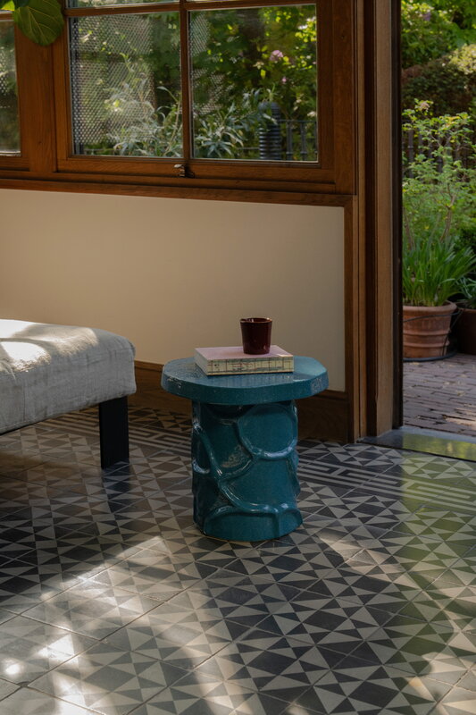 Serax Mena mesa auxiliar 07, azul, imagen de decoración