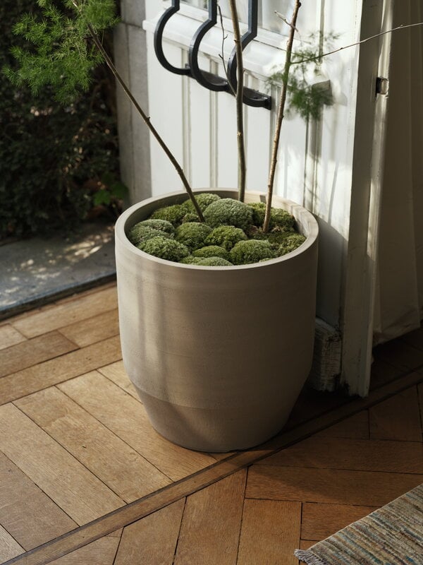 Serax Construct 02 flower pot, M, beige, decoration image
