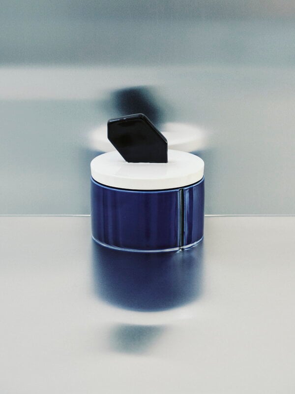 Serax Candela scented candle 01, M, bleu - noir, image décorative