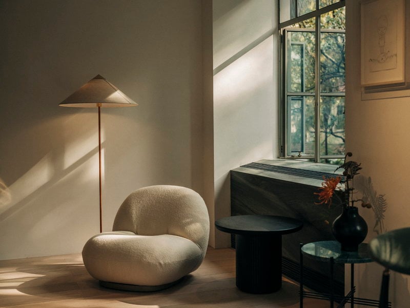 Het apparaat Machtigen voorraad GUBI Pacha lounge chair, Karakorum 001 - pearl gold | Finnish Design Shop