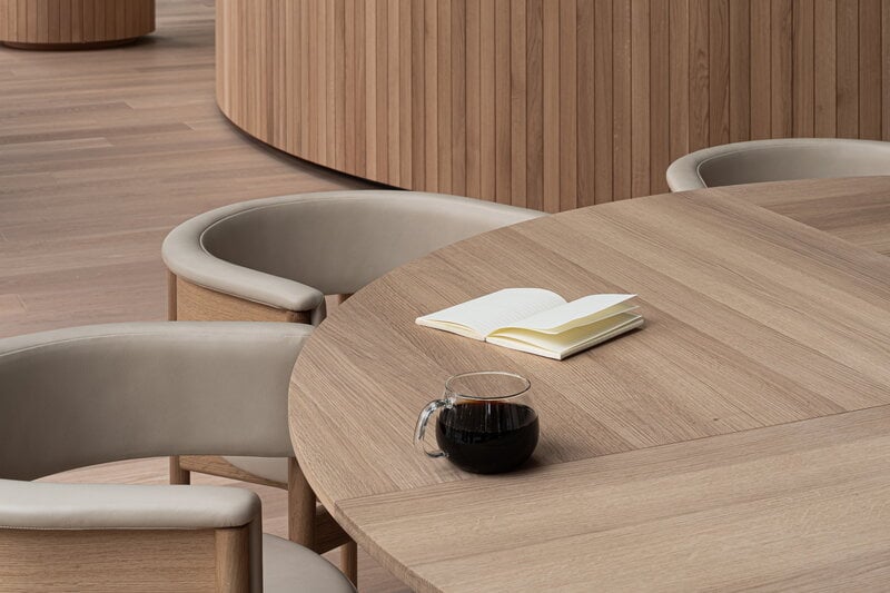 Karimoku Case N-SC01 side chair, lacquered oak - greige Vidar 4 0222, decoration image