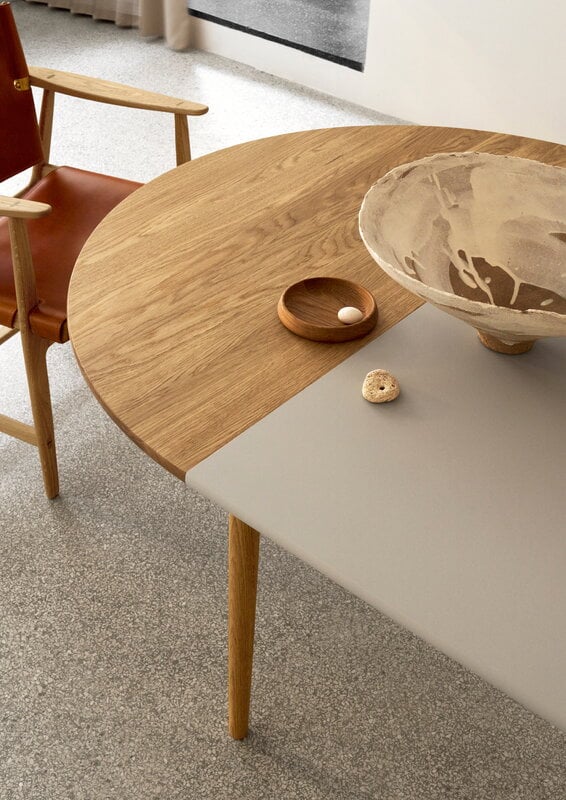 Carl Hansen & Søn BM0121 dining table, 120 cm, oiled oak, decoration image