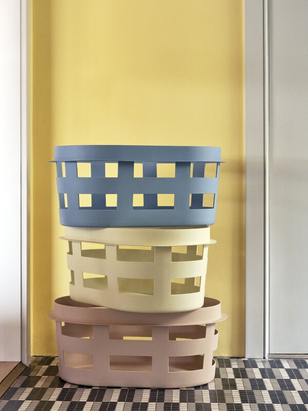 https://media.fds.fi/decor_image/800/Basket-S-nougat_soft-blue_soft-yellow.jpg