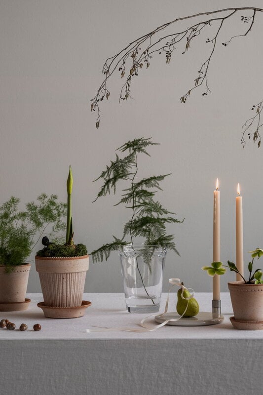 Bergs Potter Simona Blumentopf mit Untersetzer, Raw Rosa, dekorationsbild