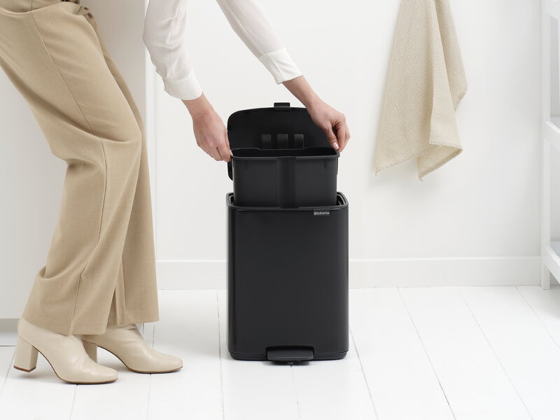 Brabantia Bo Pedal Bin, 12 L, matt black, decoration image