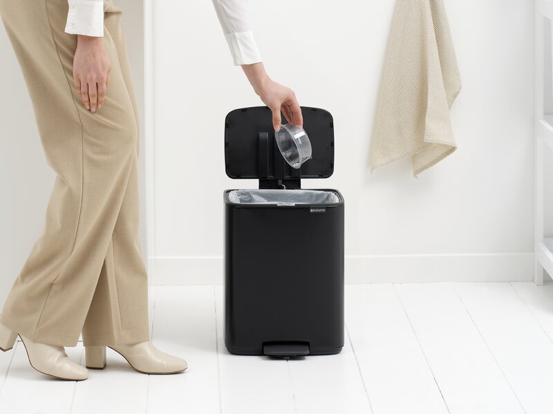Brabantia Bo Pedal Bin, 12 L, matt black, decoration image