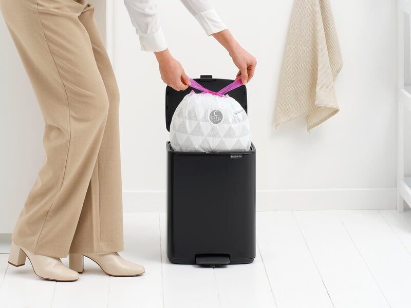 Brabantia Bo Pedal Bin, 12 L, matt black, decoration image