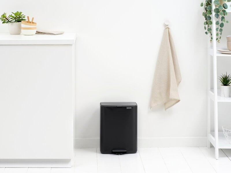 Brabantia Bo Pedal Bin, 12 L, matt black, decoration image
