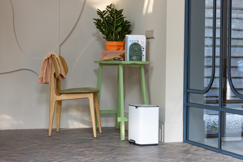 Brabantia Bo Pedal Bin, 12 L, white, decoration image