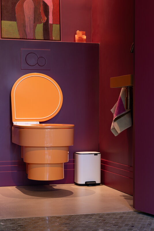 Brabantia Bo Pedal Bin 4 L, blanco, imagen de decoración