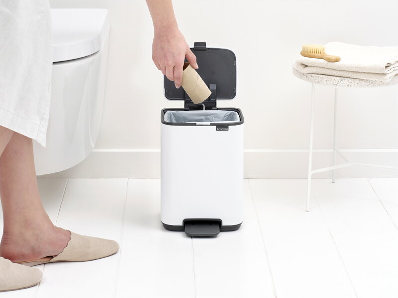 Brabantia Bo Pedal Bin 4 L, blanco, imagen de decoración