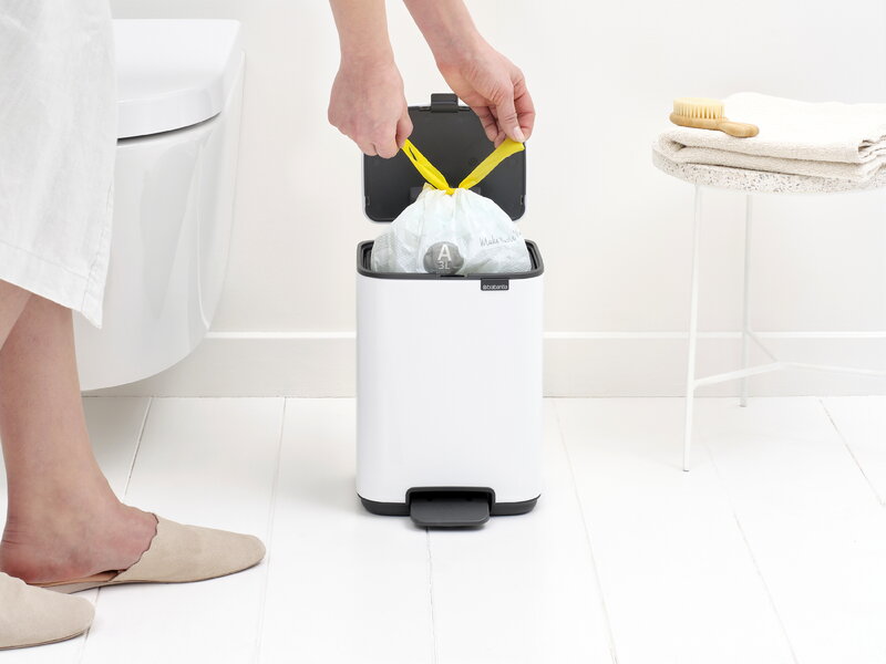 Brabantia Bo Pedal Bin 4 L, blanco, imagen de decoración