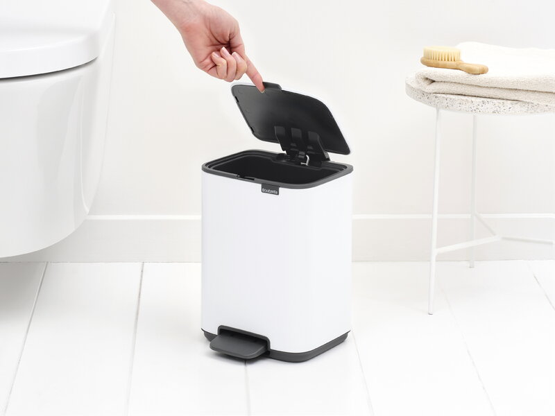 Brabantia Bo Pedal Bin 4 L, blanco, imagen de decoración
