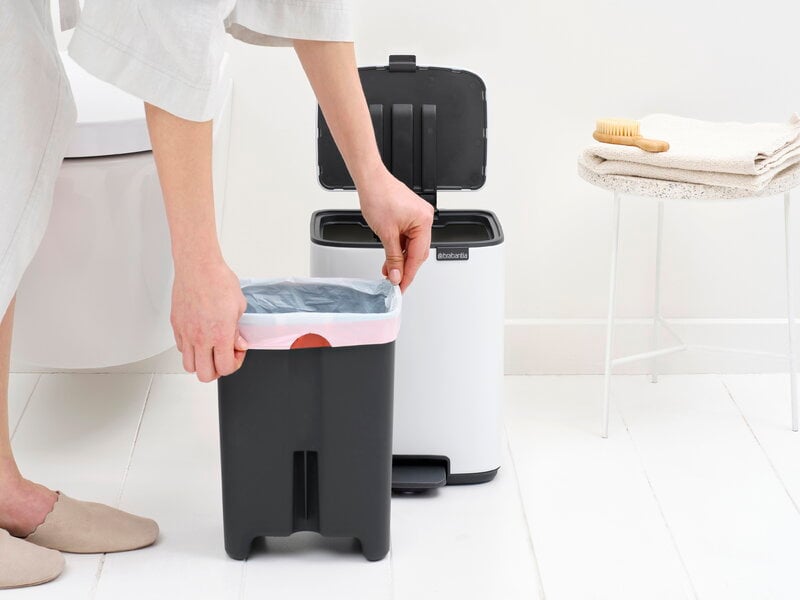 Brabantia Bo Pedal Bin, 7 L, white, decoration image