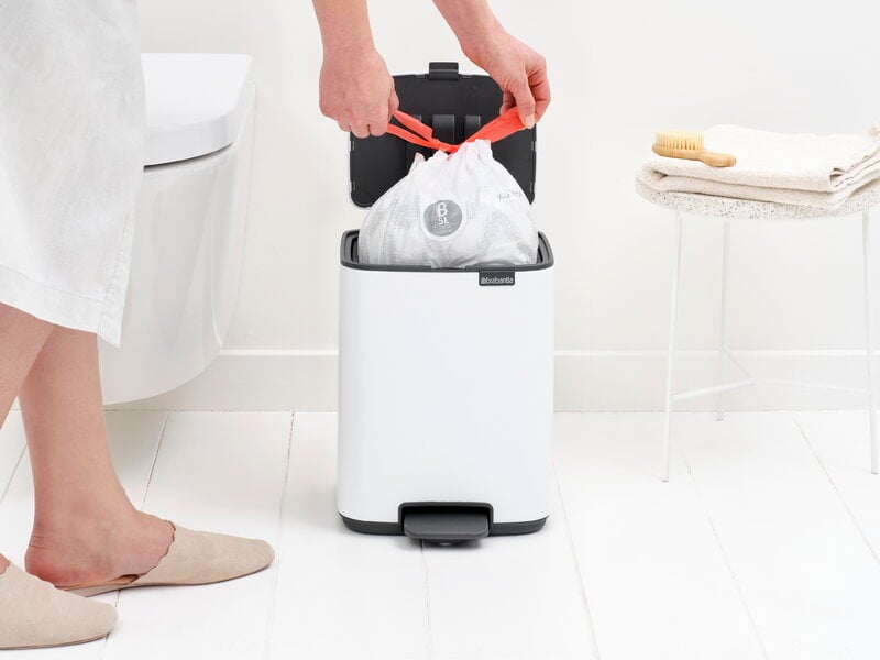 Brabantia Bo Pedal Bin, 7 L, white, decoration image