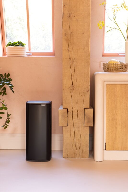 Brabantia Bo Touch Bin roska-astia, 30 L, matta musta, näkymä 2