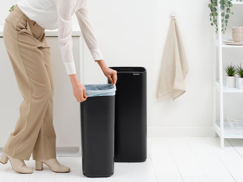 Brabantia Bo Touch Bin roska-astia, 30 L, matta musta, näkymä 17