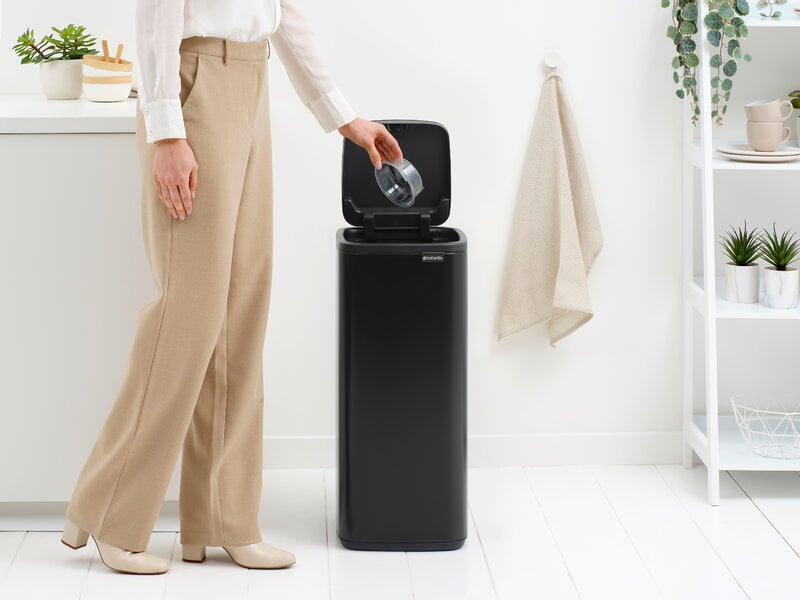 Brabantia Bo Touch Bin roska-astia, 30 L, matta musta, näkymä 19