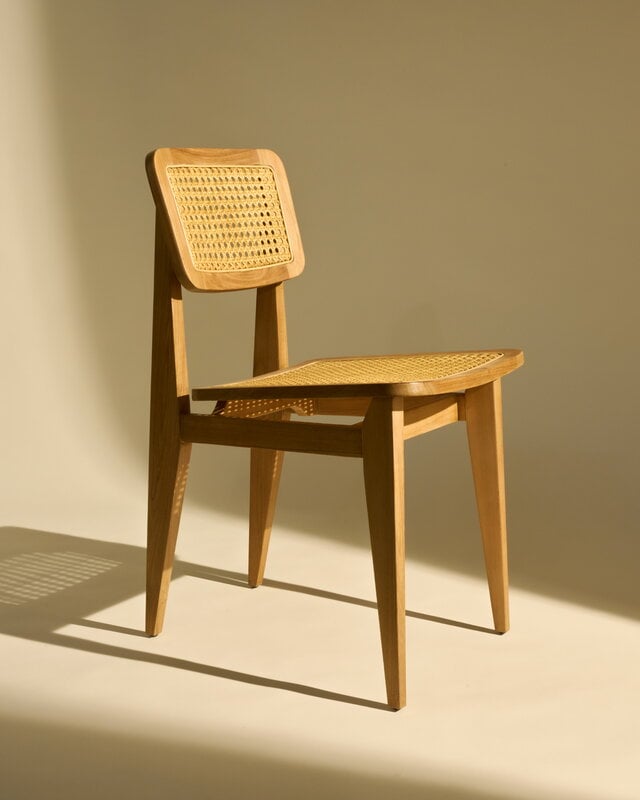GUBI C-chair Outdoor, teak - HDPE cane, decoration image