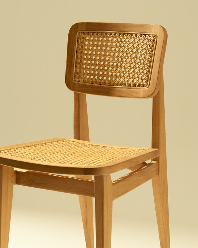 GUBI C-chair Outdoor, teak - HDPE cane, decoration image