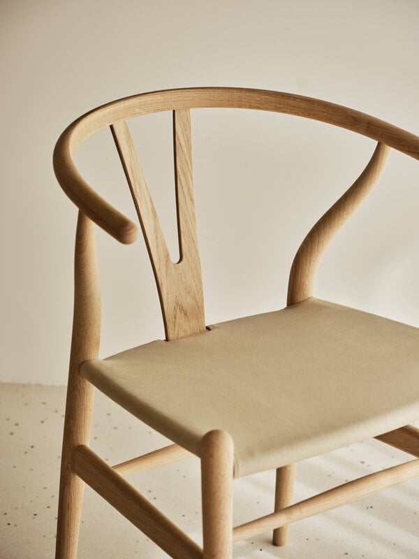 Carl Hansen & Søn CH24P Wishbone sedia, rovere insaponato - pelle Terra color sabbia, vista 7