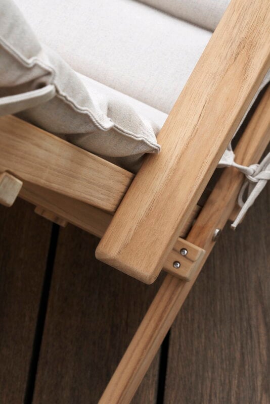 Carl Hansen & Søn BM5565 deck chair with footrest & cushion, teak - Heritage Papyrus 1, decoration image
