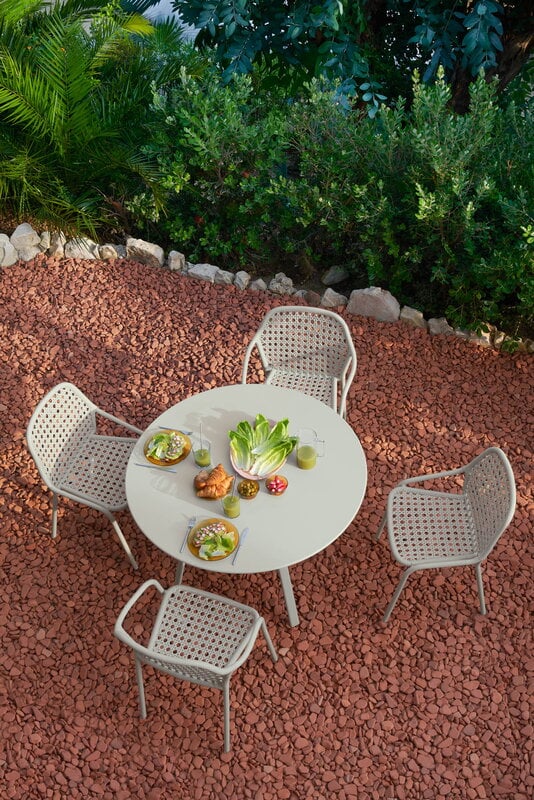 Fermob Chaise Croisette, gris argile, image décorative