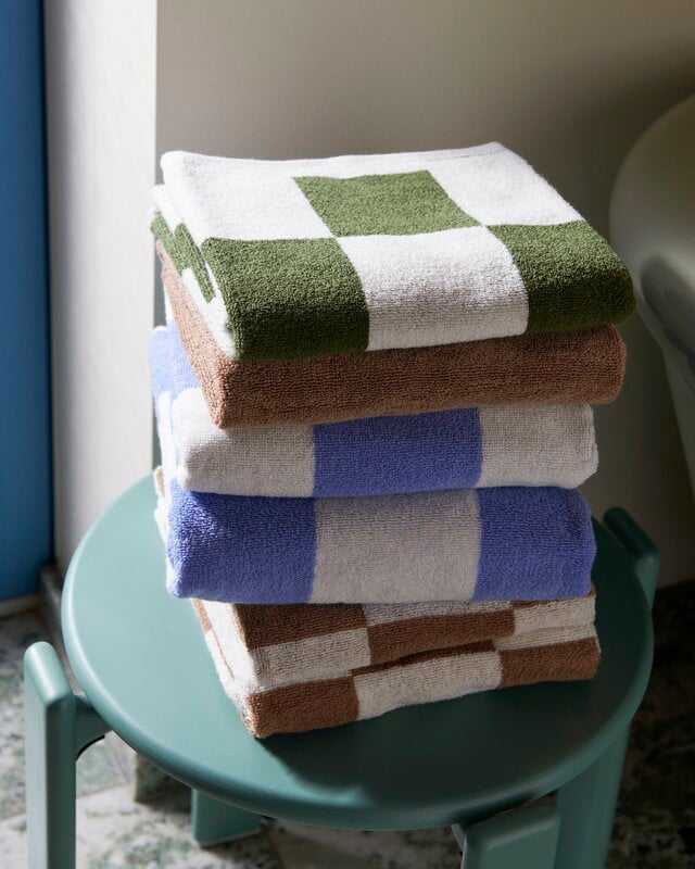 https://media.fds.fi/decor_image/800/Check_Hand_Towel_family_Mono_Hand_Towel_cappuccino.jpg