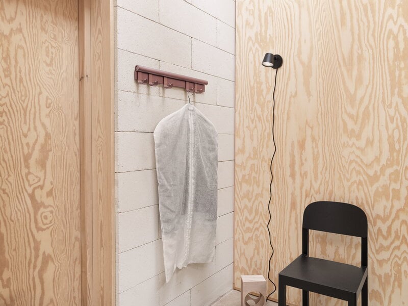 Muuto Tip lámpara de pared, negro, imagen de decoración