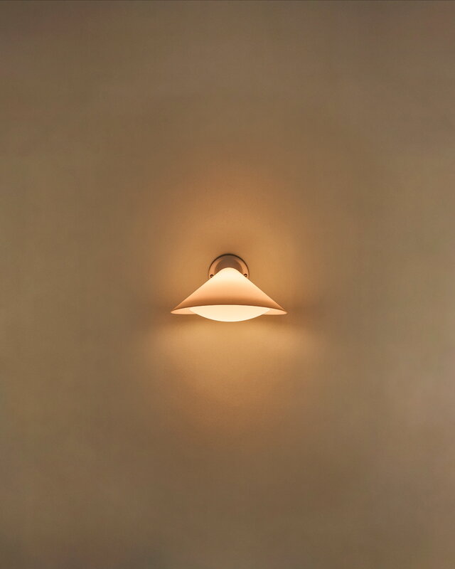 DCWéditions Plume bath wall lamp, matte white, view 3