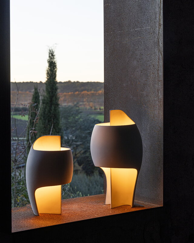 DCWéditions Grande B table lamp, white, decoration image