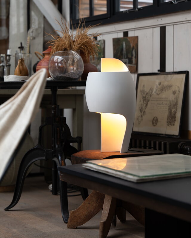 DCWéditions Grande B table lamp, white, decoration image