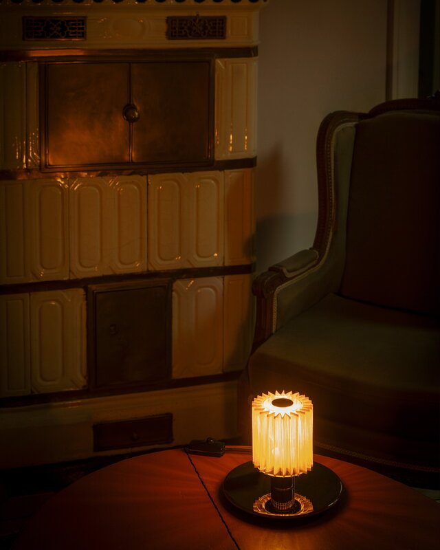 DCWéditions Lampe de table In the Sun 220, argent - or, image décorative