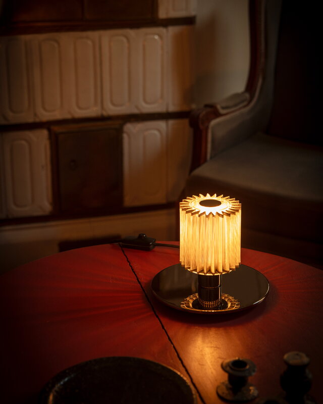 DCWéditions Lampe de table In the Sun 220, argent - or, image décorative