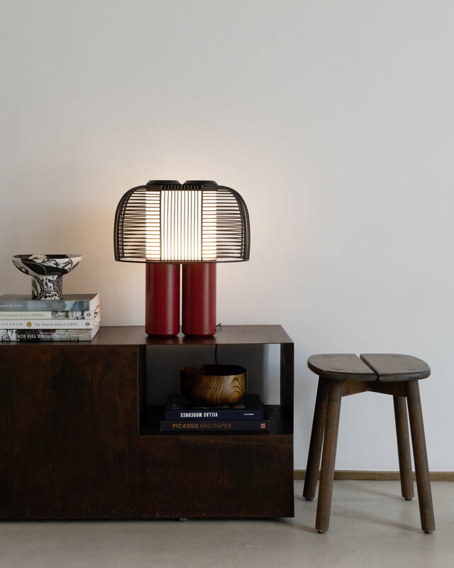 DCWéditions Yasuke table lamp, red- black, view 3
