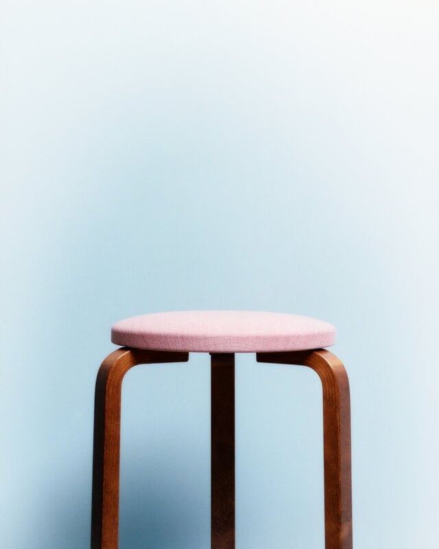 Artek Aalto stool 60, Tones of Modernism, walnut - blush pink