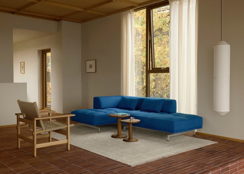 Fredericia Delphi Elements sofa, conf. E, brushed aluminium - blue Keiga 762, decoration image