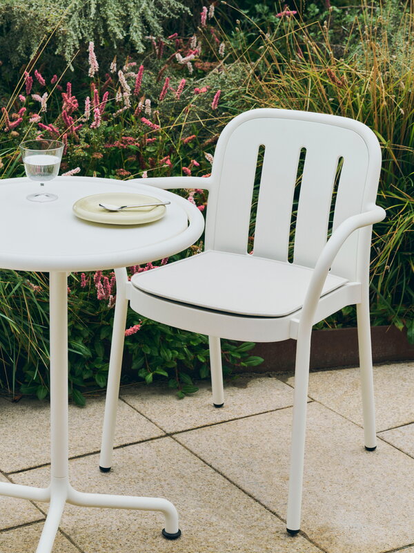 HAY Deville table, diam. 55 cm, cream white, decoration image